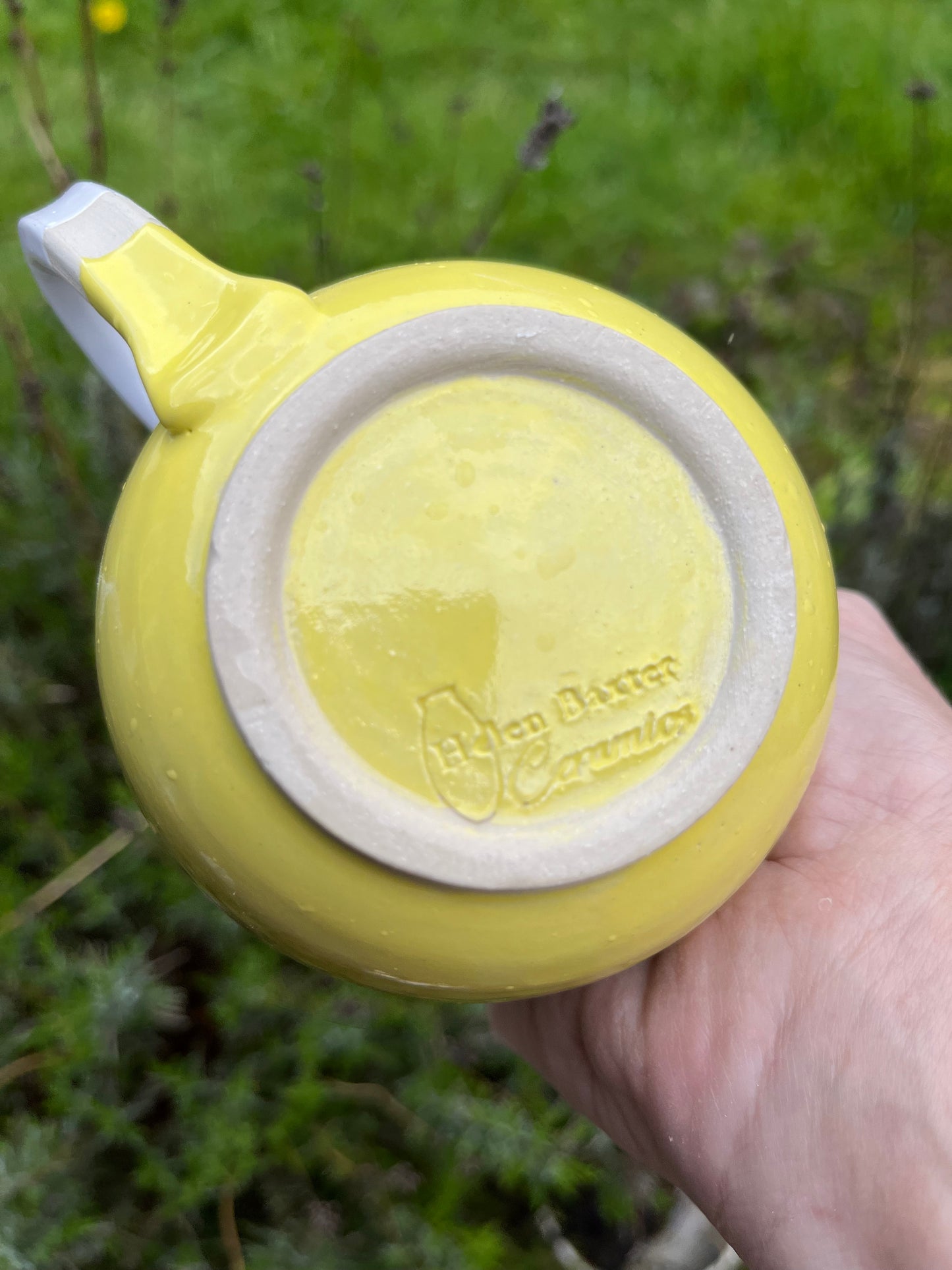 Retro mug in sunshine yellow