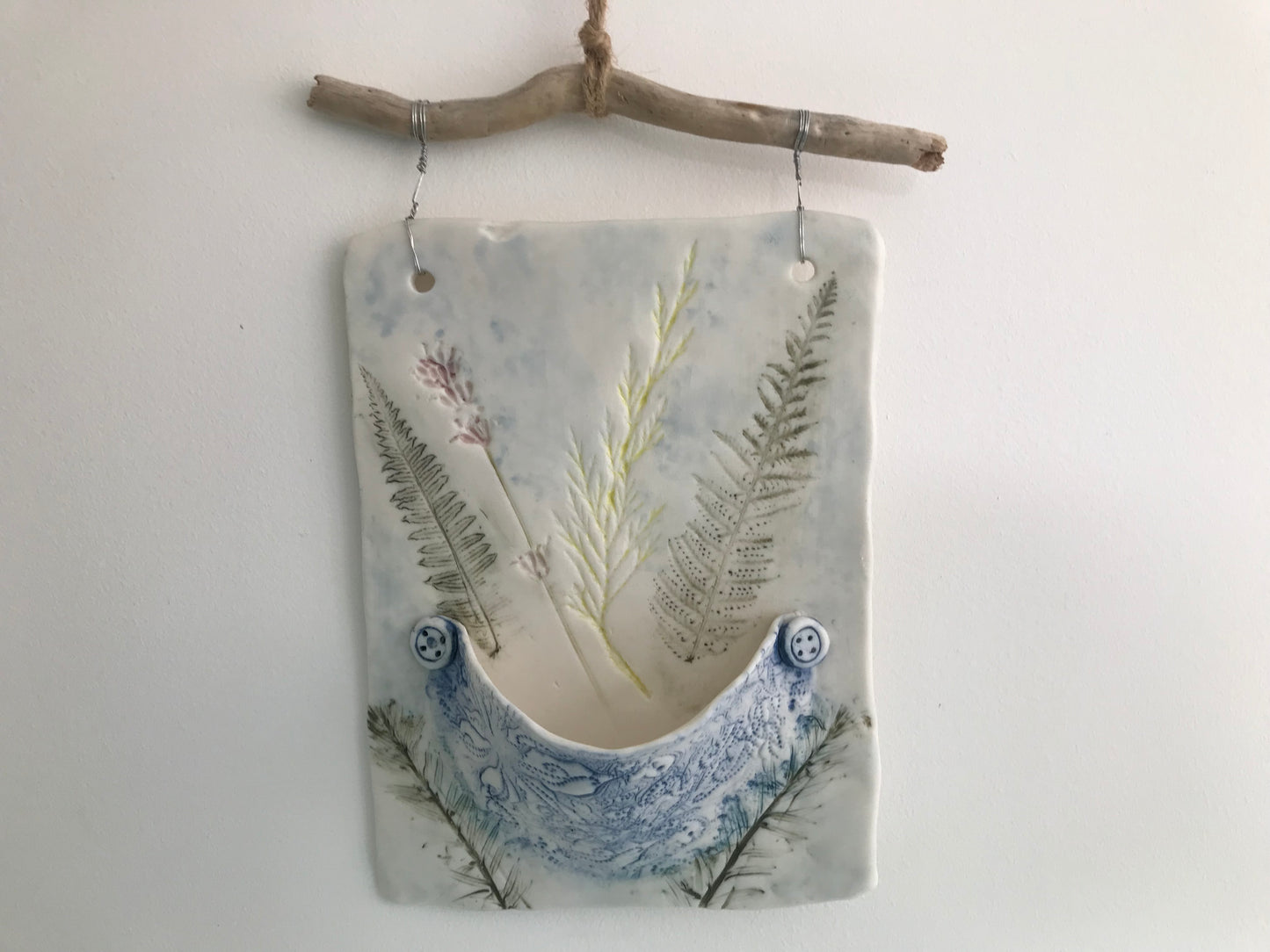 Porcelain flower pocket