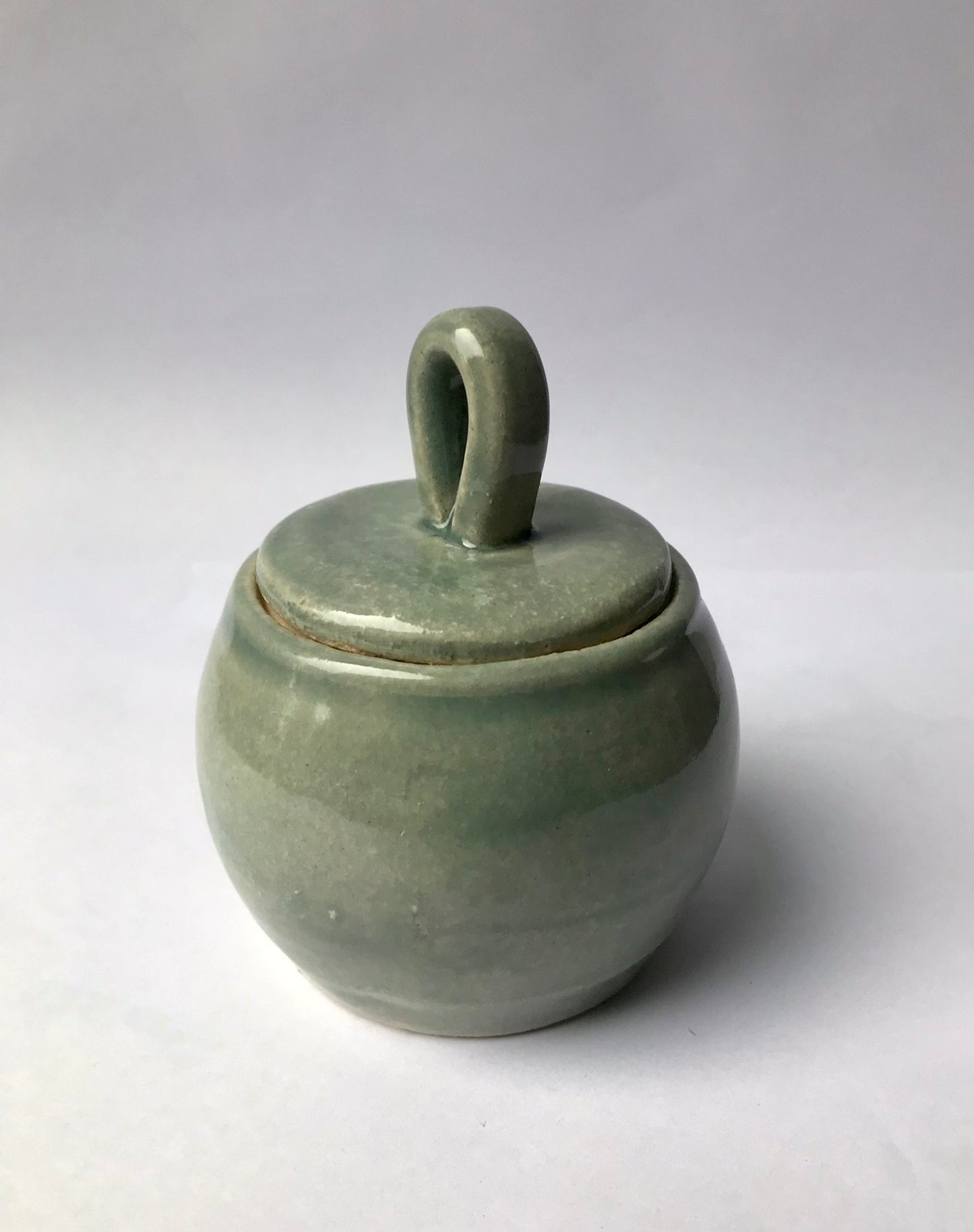 Small misty green pot & lid